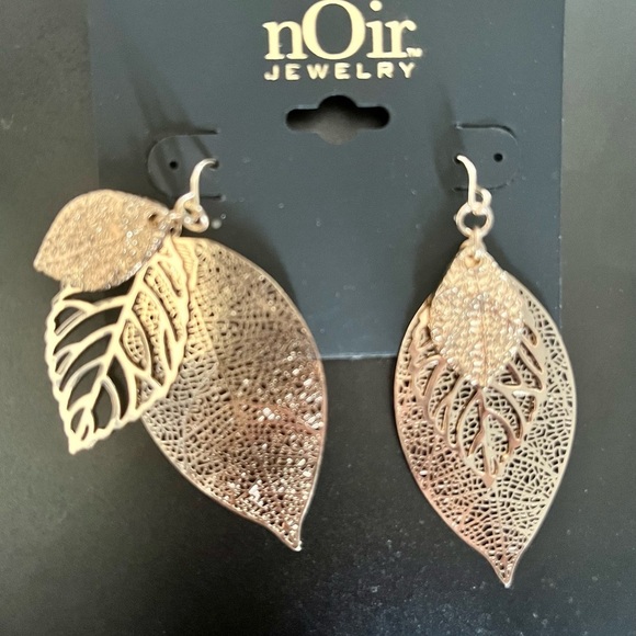 New leaf earrings - Picture 2 of 2